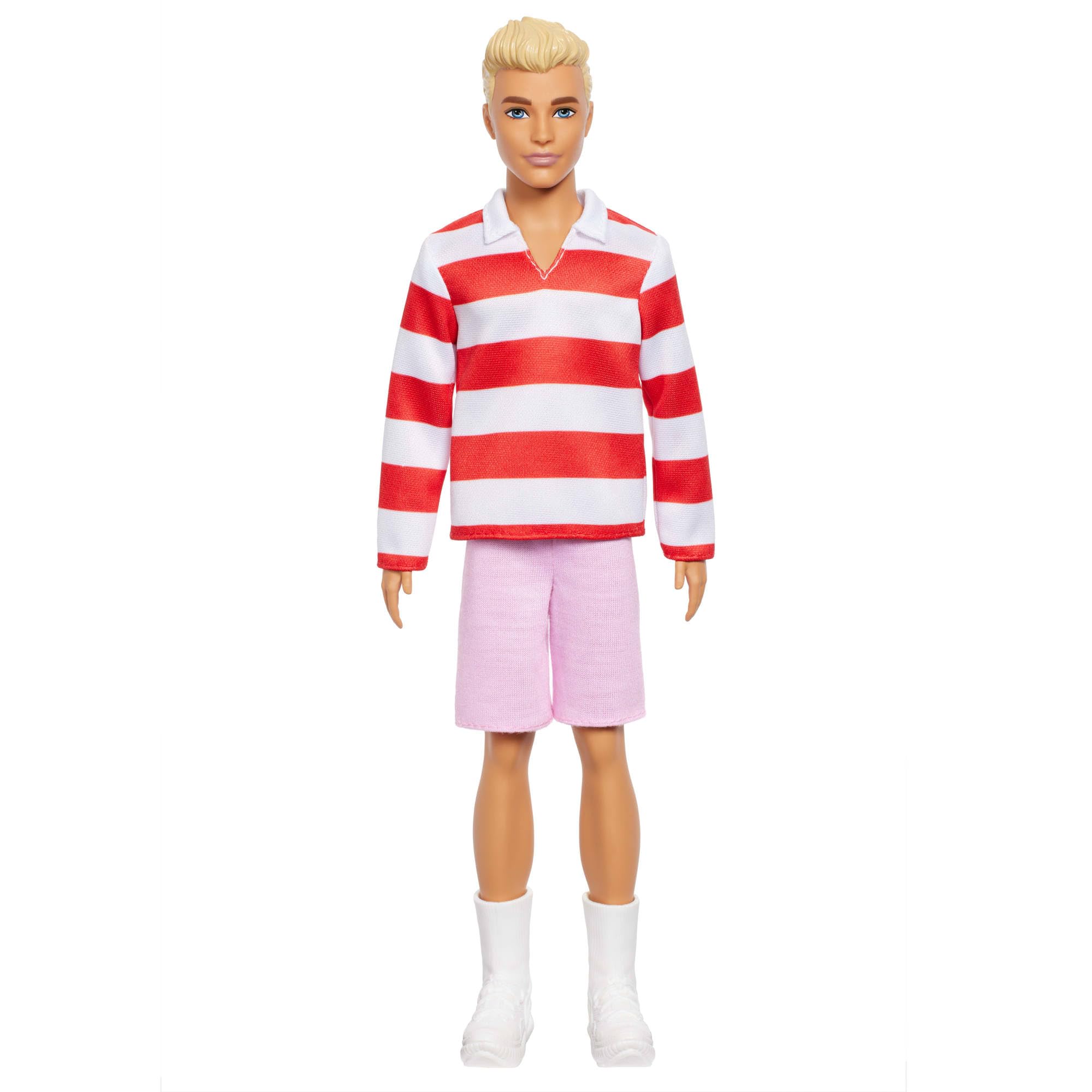 Barbie - Ken Fashionistas n. 241, bambola con capelli biondi, polo a righe bianche e rosse, shorts rosa, calze bianche e scarpe da ginnastica, giocattolo per bambini, 3+ anni, HYV01
