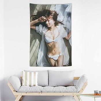 Amazon.co.jp: 岡崎紗絵グラビア水着画像写真のタペストリー