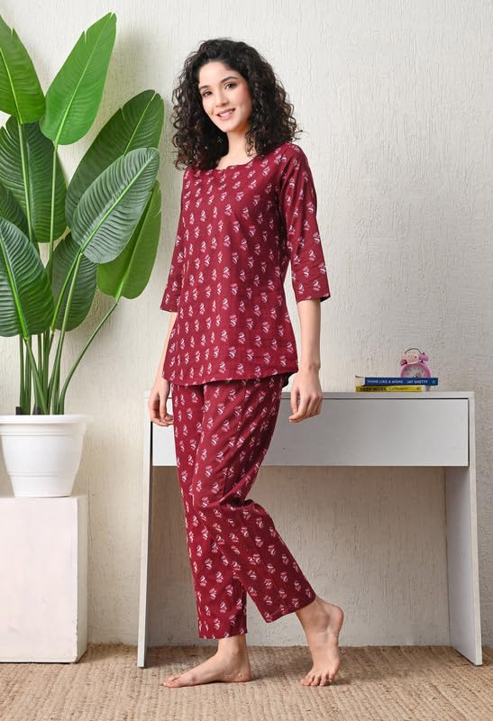 Image of Ichaa Women's Cotton Printed Round-Neck Night Suit Set with Pocket
