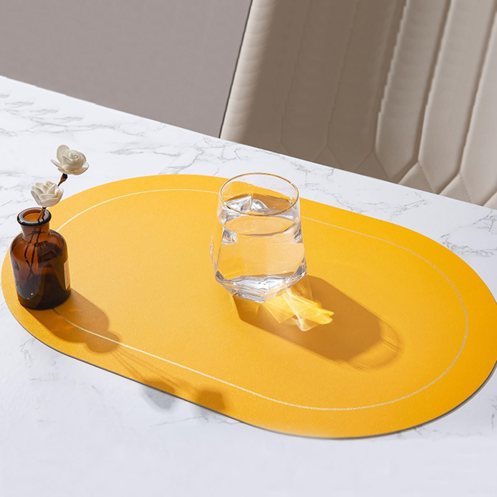 Tovagliette Americane Antiscivolo Set di 6, 30 x 45 CM Tovagliette Ovale Colazione Pelle Giallo Grigio Chiaro, Tinta Unita con Ovale