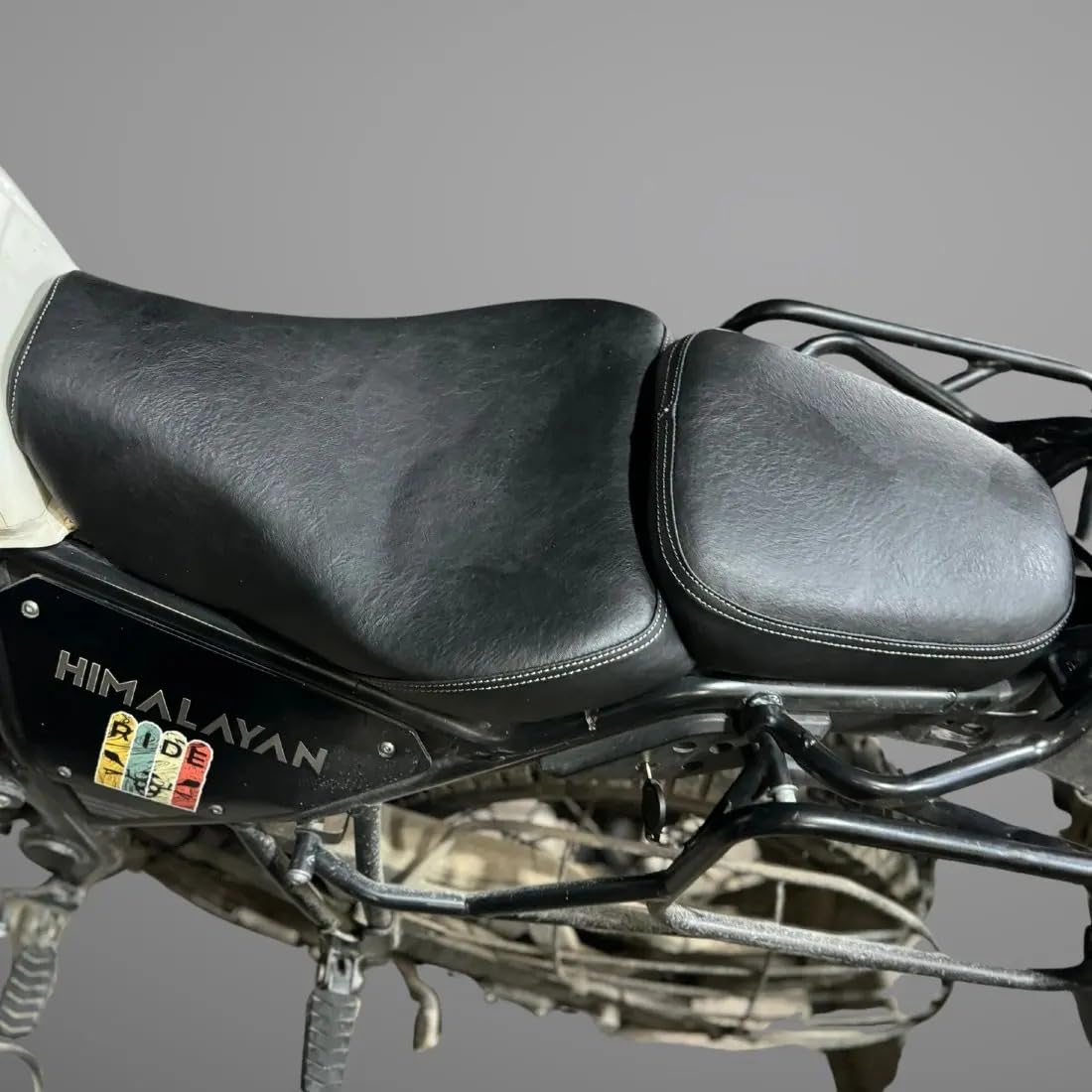 Sahara Seats Sedile per moto Touring, compatibile con Himalayan 411, in pelle nera, sedile anteriore singolo pilota