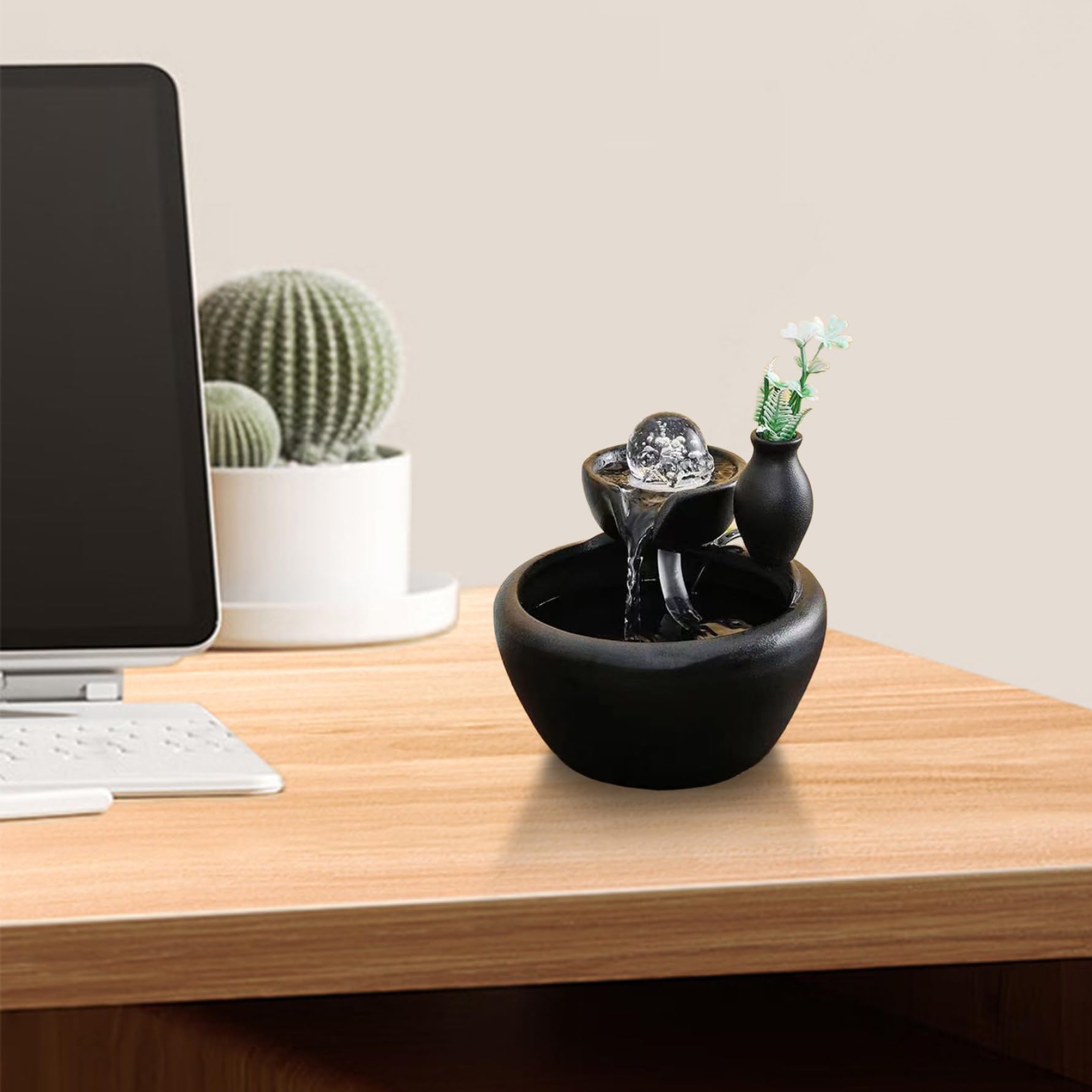 Mini Fontana da Tavolo a circolazione Automatica con Sfera di e Vaso Piccolo, Cascata Interna in Ceramica per Ufficio, casa, Meditazione, Relax