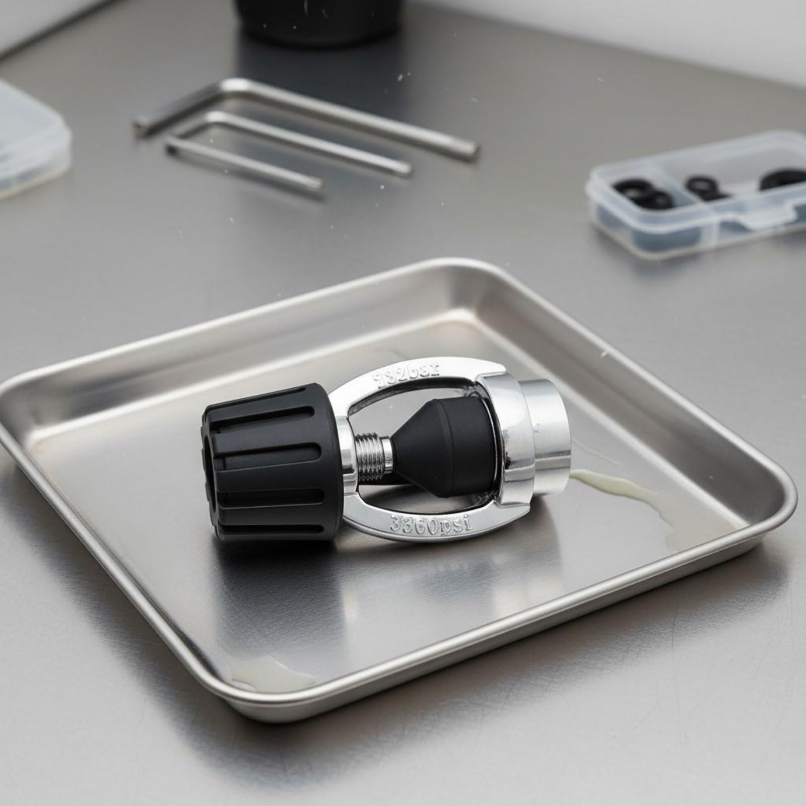 Adattatore Subacqueo Accessorio Erogatore Convertitore Immersione Valvola Ottone Lavorazione Resistente Adatto per Attrezzatura Sub Viaggio E Attività Subacquee, Lucidato A Specchio