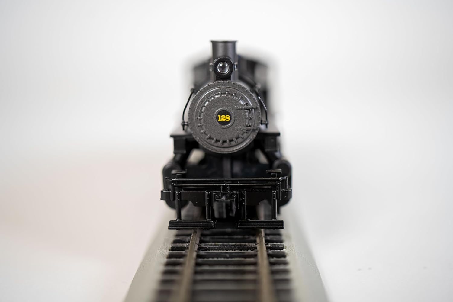 Bachmann Trains - USRA 0-6-0 w/Smoke & Slope Tender - Chesapeake & Ohio® #128 - HO Scale