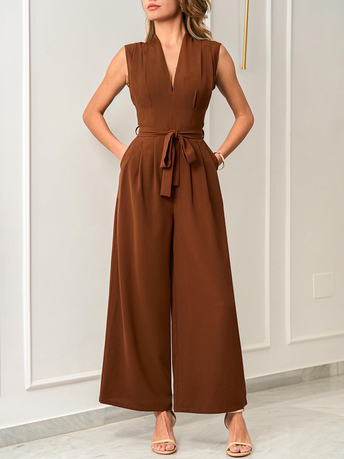 CUPSHE Damen Jumpsuit Elegant Ärmellos V-Ausschnitt Weites Bein Overall | Rückenreißverschluss, Bindegürtel, Fließender Fall, Leichtes Material, Für Büro Party Urlaub & Alltag