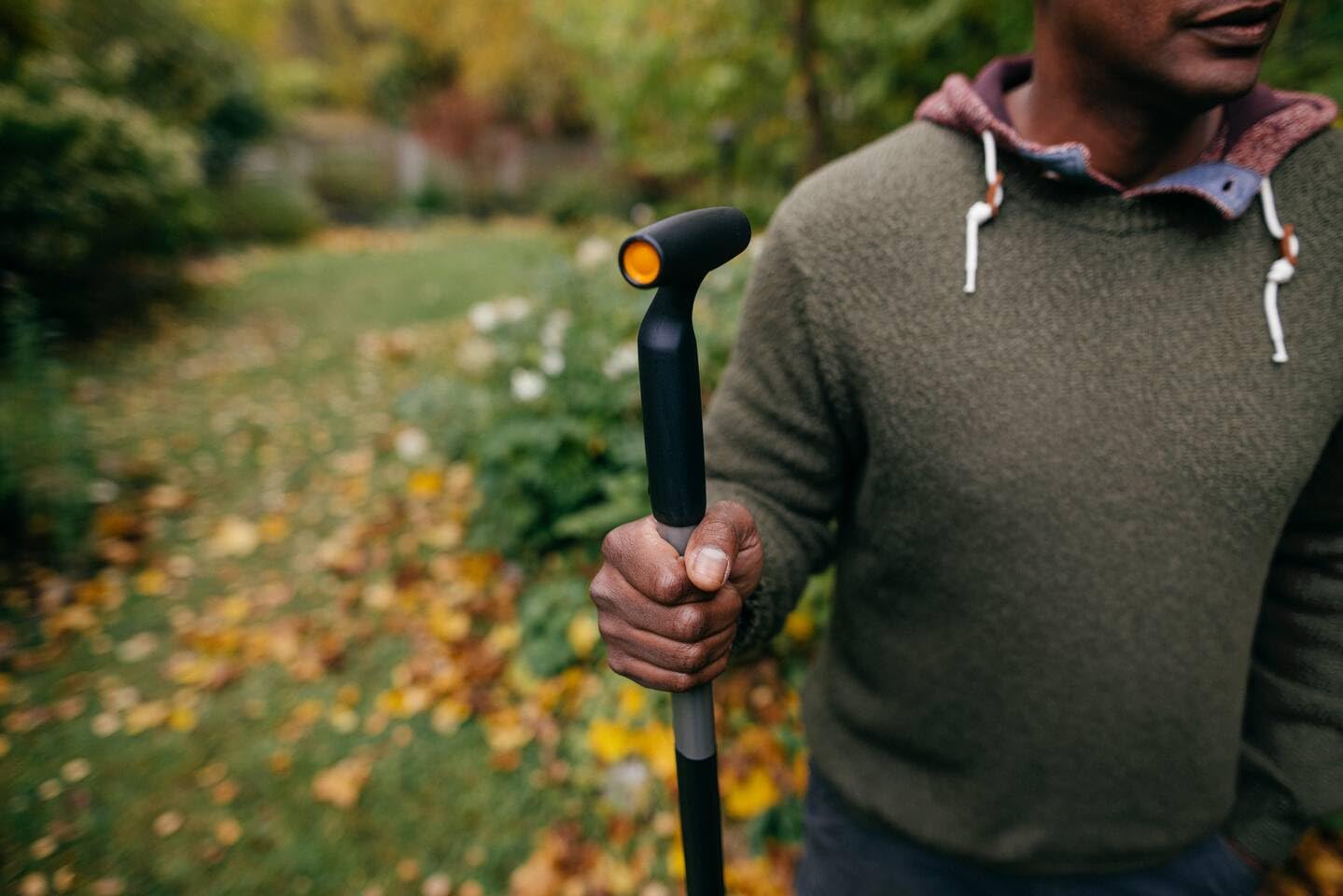 Fiskars Rastrillo Pala, Ergonómico, Combinación de Pala y Rastrillo