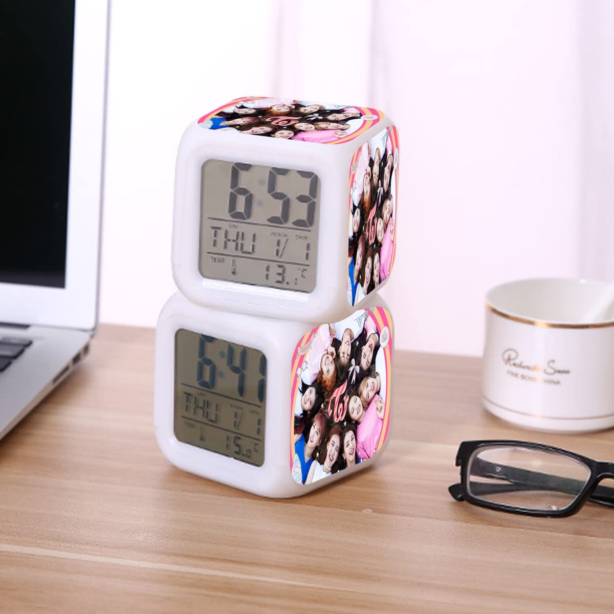Amazon.co.jp: 目覚まし時計 LEDカラフル Twice トゥワイス 目覚まし