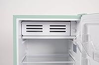 Vista 5 de Frigidaire, refrigerador compacto de 3.2 pies cúbicos de la serie retro, con abridor de botellas lateral incorporado, verde