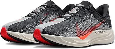 NIKE(ナイキ) ペガサス プラス Pegasus Plus アンスラサイト/ライトスモークグレー/ファントム/ブライトクリムゾン FQ7262-007