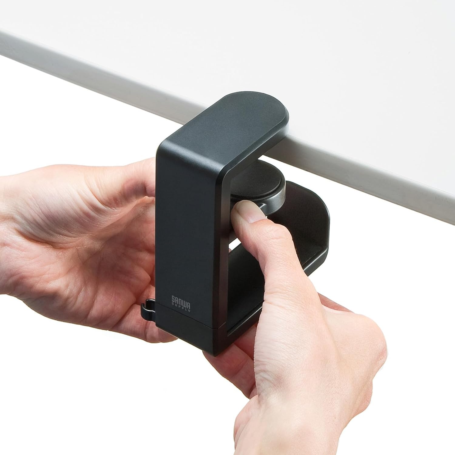 Sanwa Supply PDA-STN18BK Headphone Hook, 360° Rotation, Spring Loaded Clamp