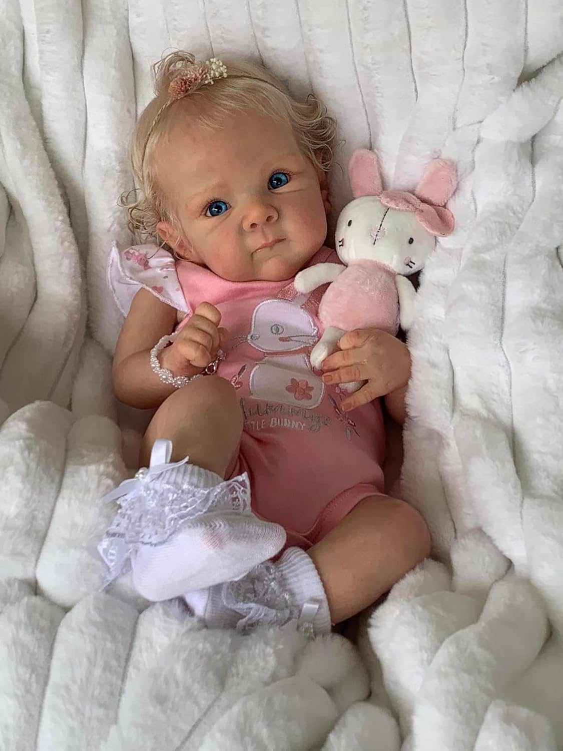 Lebensechte Reborn Baby Puppe 18 Zoll, Rosa Vinyl Mit Synthetischem Haar KöRper Aus Baumwolle, Realistische GesichtszüGe, Reborn Puppen Lebensecht Sammlerkollektion Mit Puppen-Zubehör