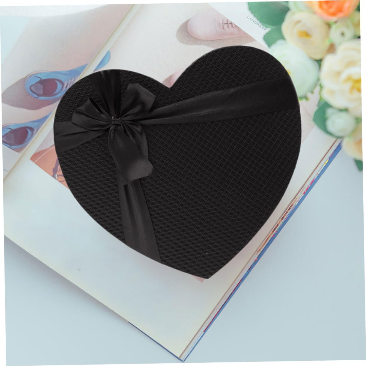 HOUDERCO 2stücke Herzförmige Geschenkbox Schwarze Papierverpackung Für Blumen Und Pralinen Kreative Geschenkverpackung Für Valentinstag Und Besondere Anlässe Hochwertige Handarbeit