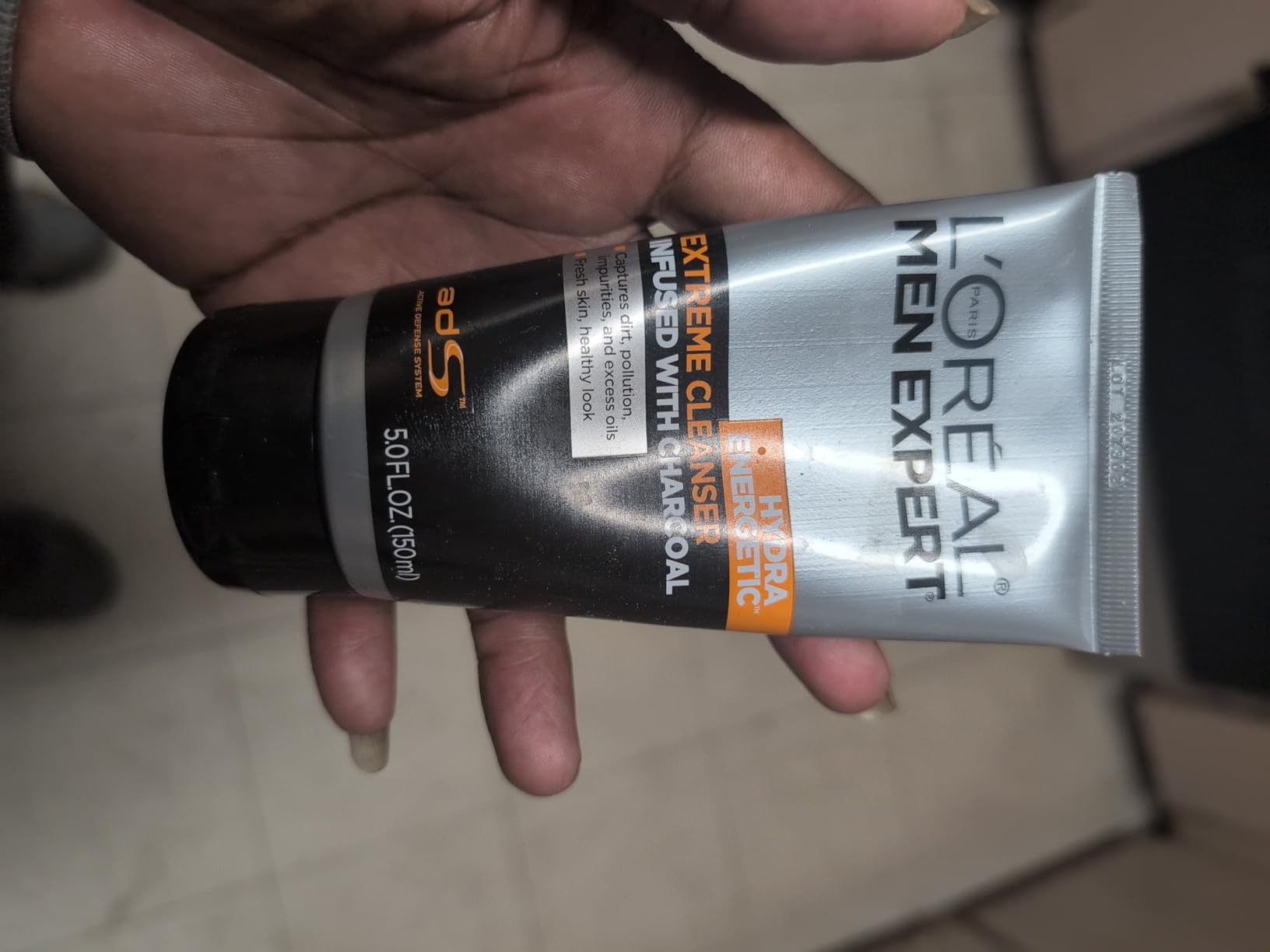 L'Oreal Paris Men Expert Hydra Energetic Daily Facial Cleanser with Charcoal, 2 ct