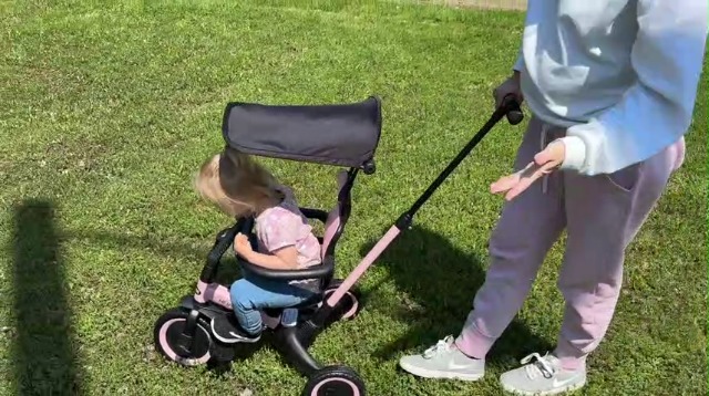 WIND UP L TRICYCLE 　男の子と女の子のペアセット WIND UP L TRICYCLE 男の子と女の子のペアセット Amazon.com