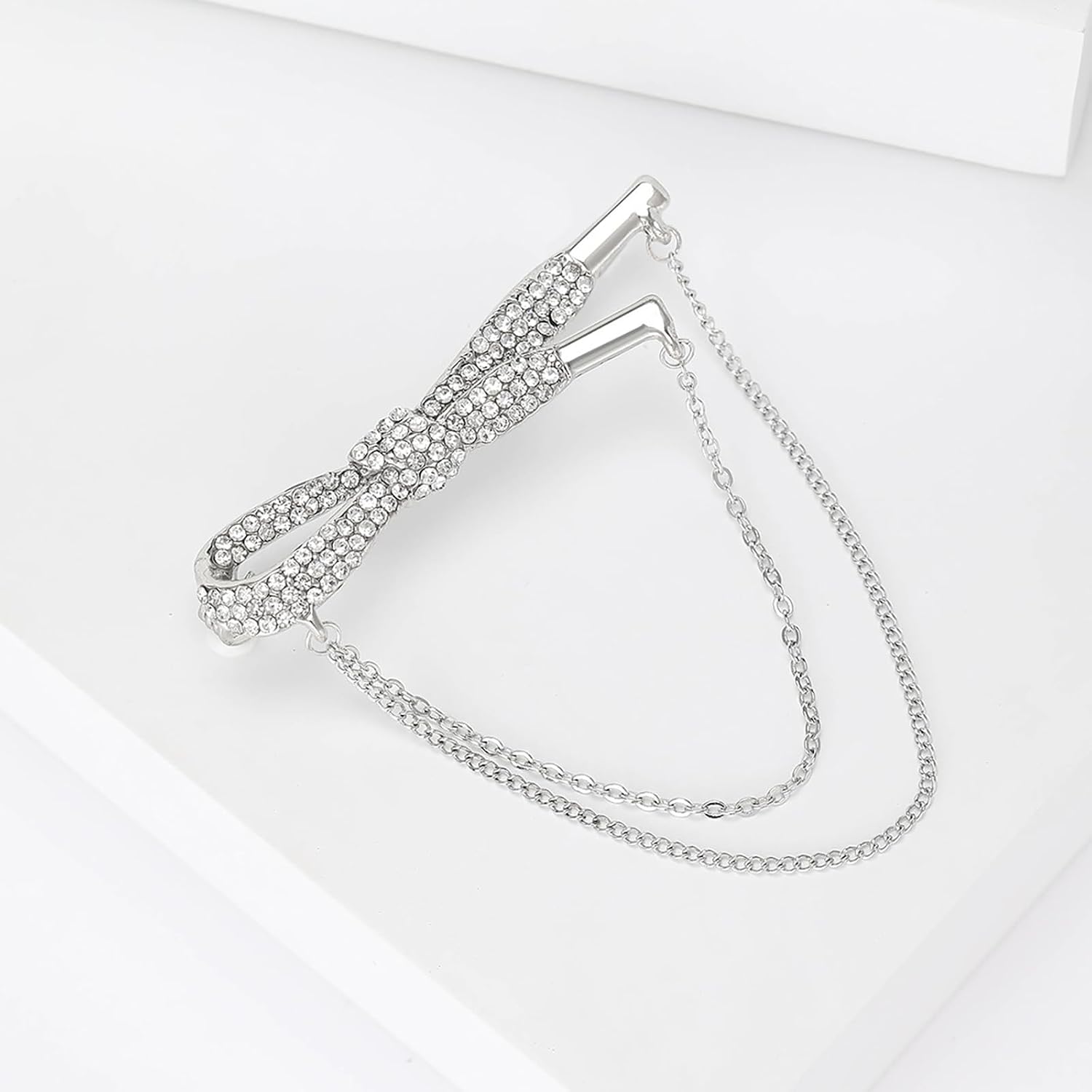 Luxury Bow Brooch with Chain for Women Dainty Ribbon Bow Lapel Pin Enamel Sparkly Chain Brooch Fashion Jealery Gift for Women Wedding Party Daily Wear