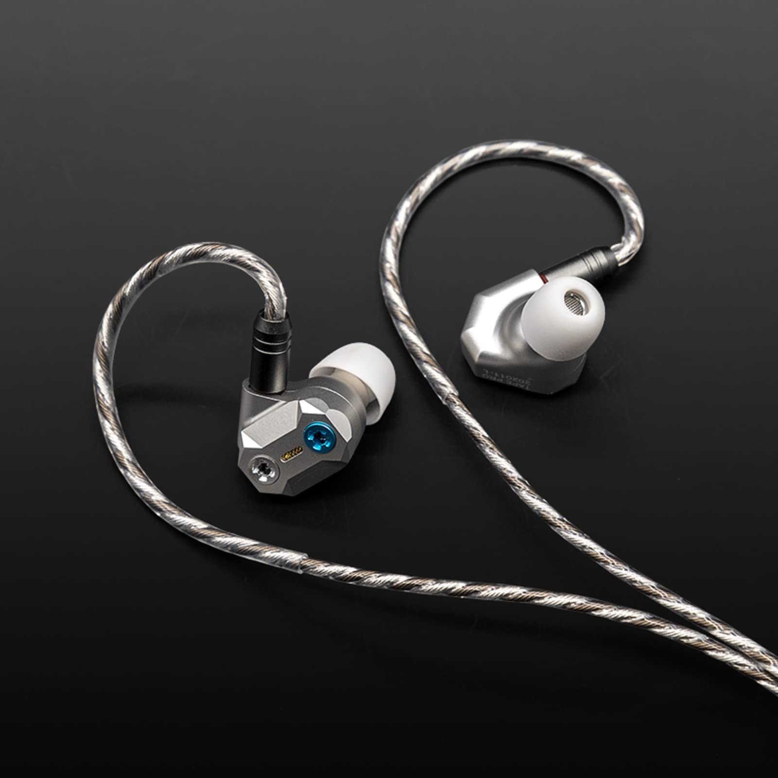 Amazon.co.jp: Letshuoer Tape Pro イヤホン ダイナミック型 五軸CNC