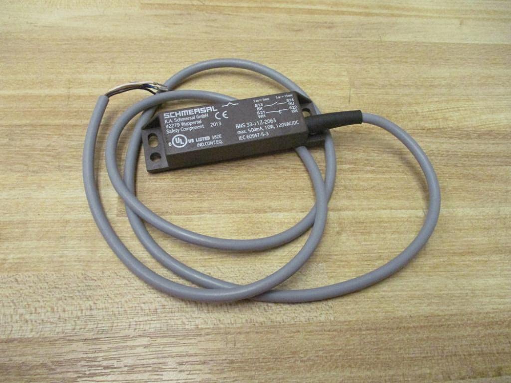 SCHMERSAL BNS 33-11Z-2063 101112628, 10W, 120VAC/DC, 500MA, Coded Magnet Safety Sensor