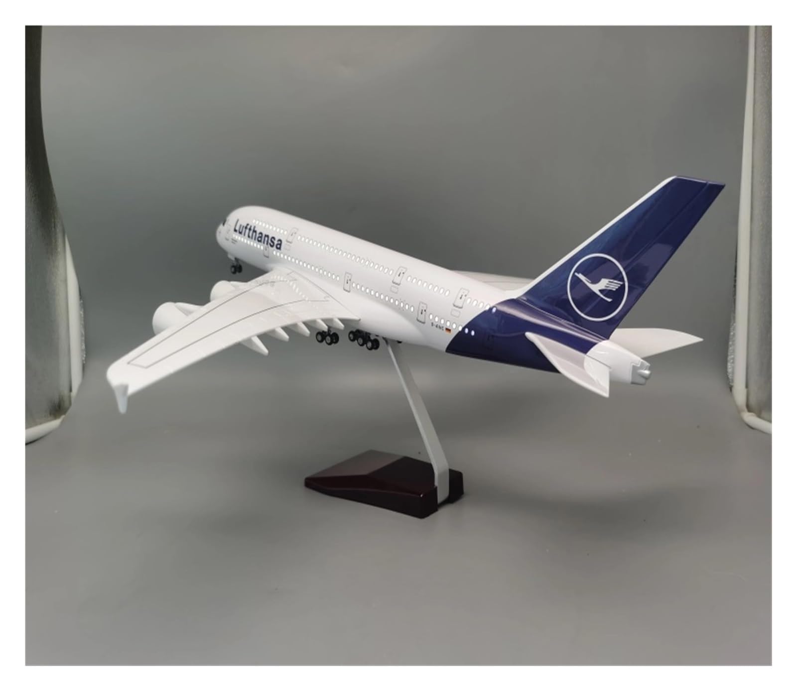 Feng Shui， Odlewany metalowy samolot w skali 1/160 do samolotu A380 Lufthansa Model linii lotniczych Lufthansa Kolekcja lekkich samolotów z żywicyMalowanie modeli komputerów stacjonarnych Airbus do
