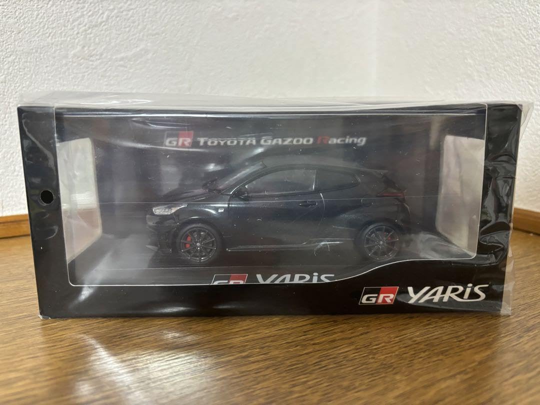 新型GRヤリス ミニカー カラーサンプル プレシャスブラックパール 黒