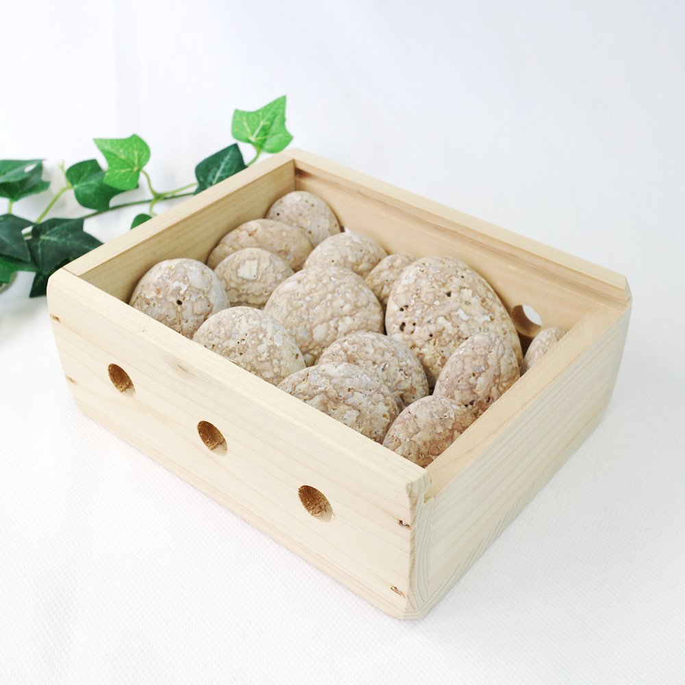 Amazon｜新潟県糸魚川産【お風呂用 】 姫川薬石1.0Kg入り（国産檜