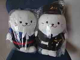JAL しろたんお座りパイロットマスコット　キャビンアテンダントマスコット しろたん JAL 限定 お座りしろたん パイロット キャビン