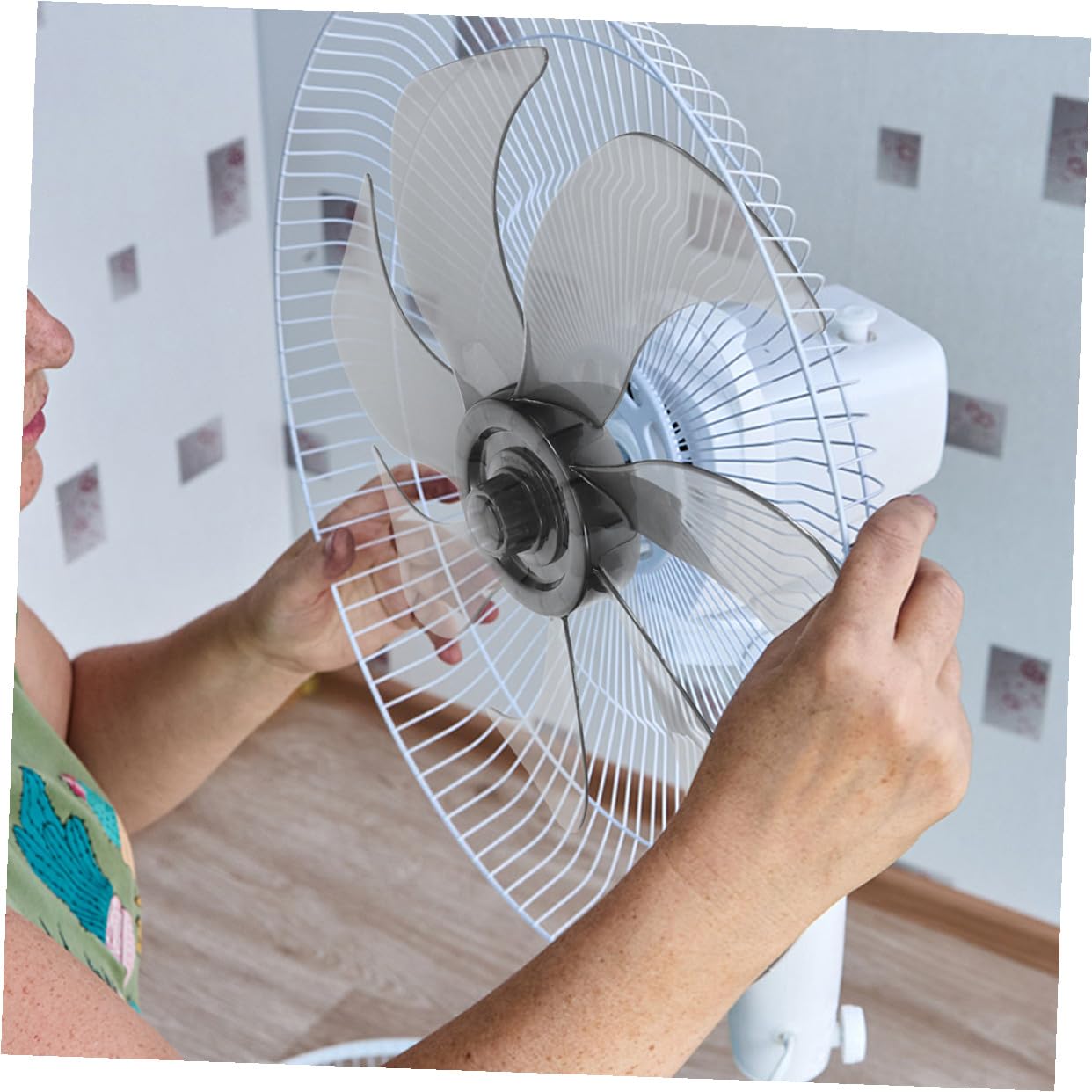 DOITOOL 2 Pezzi Lame di Ricambio per Ventilatore da 14 Pollici in Plastica Design Rinforzato, Compatibili Ventilatori da Parete da Pavimento, Accessorio Versatile Tappi di Blocco