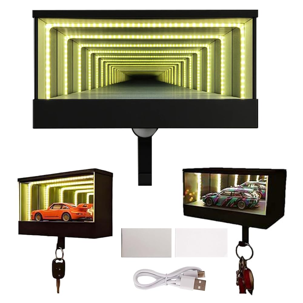 Infinity Garage Portachiavi con funzione di ricarica USB, con luce LED, portachiavi con sensore di movimento, display chiave auto, regalo decorativo per gli amanti delle auto