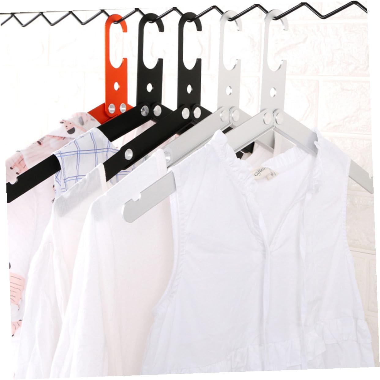 3 pezzi Appendini da Viaggio Pieghevoli in Acciaio Inossidabile Portatili e Compatti per Casa e Valigia Antiscivolo e Resistenti per Camicie Pantaloni e Gonne Arancione Nero