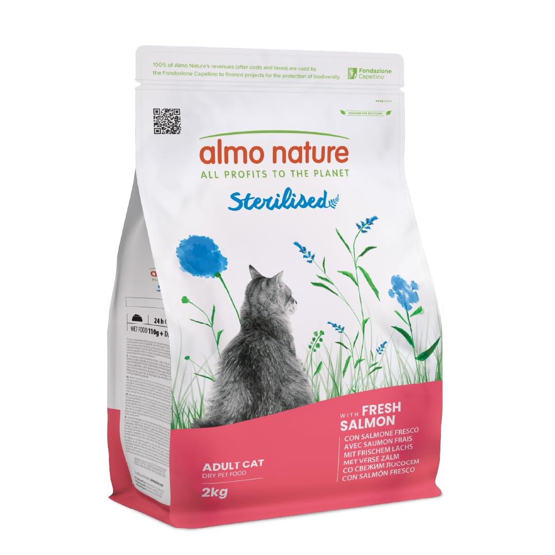 Almo Nature Sterilised - Kibble for Sterilised Cats with Fresh Salmon - Low in Magnesium and with Fibres for Weight Control - 2kg Bag