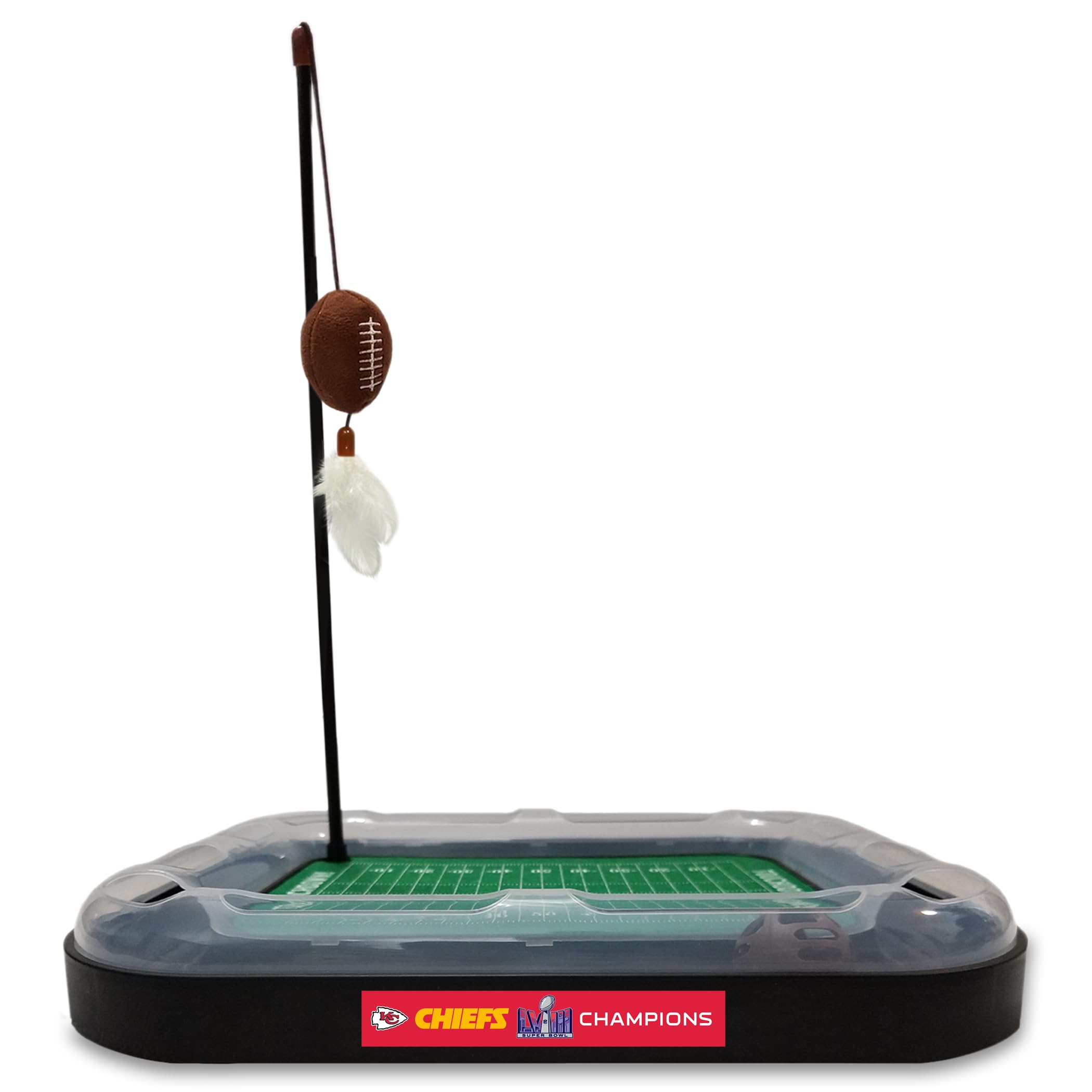 Pets First NFL Superbowl Champion Football Field Cat Scratcher Toy con relleno de hierba gatera, juguete de fútbol de peluche y colgante de plumas, con cascabel, logotipo del equipo ganador, juguete
