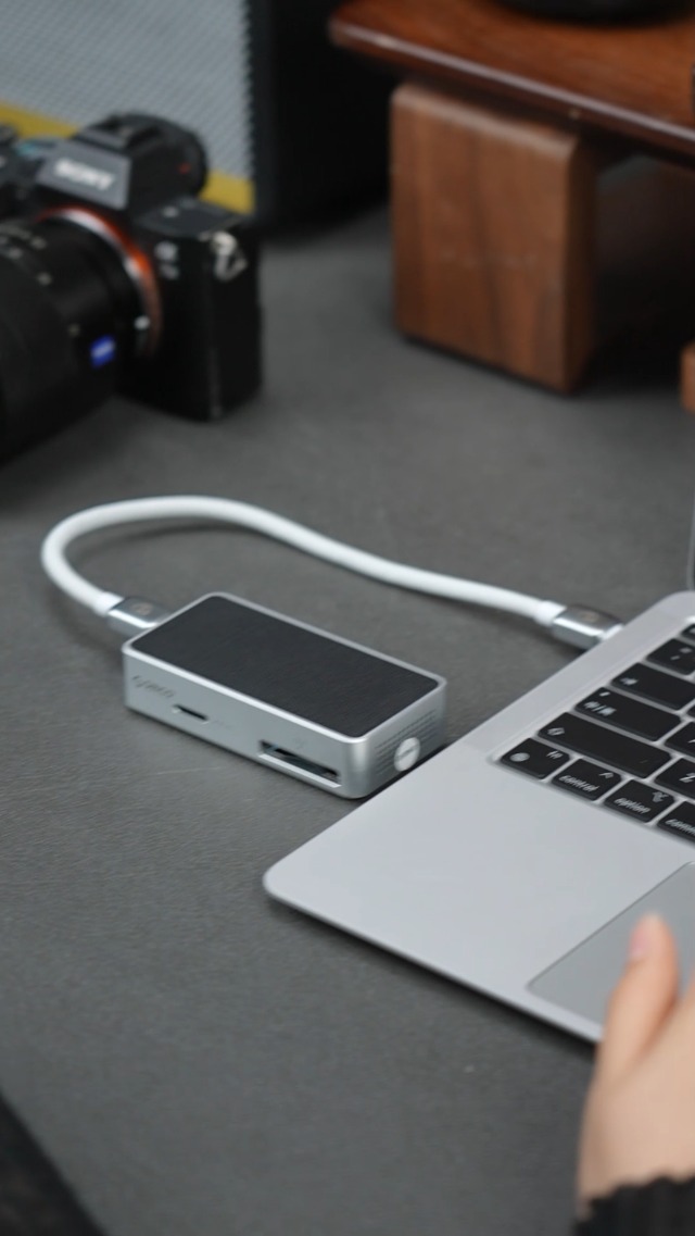 Amazon.com: ORICO CFexpress Type B Card Reader 1500MB/s for 8k