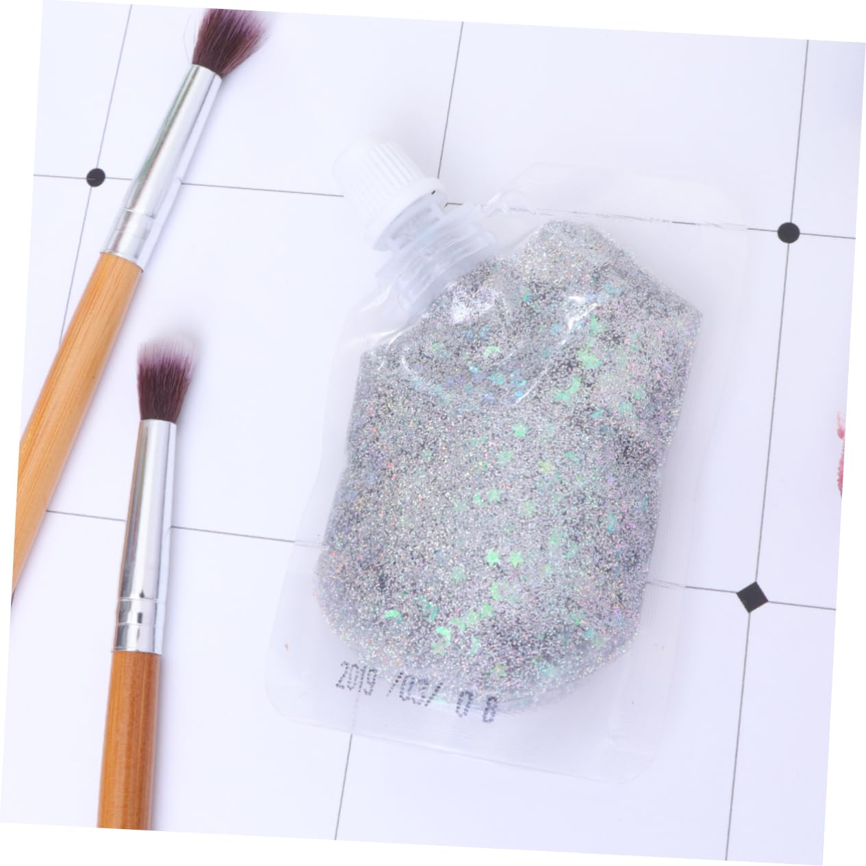 WOFASHPURET Eye Shadow Sequins Sequin Body for Face Body Paint Chunky Glitter Silky Shine Portable Size Silver