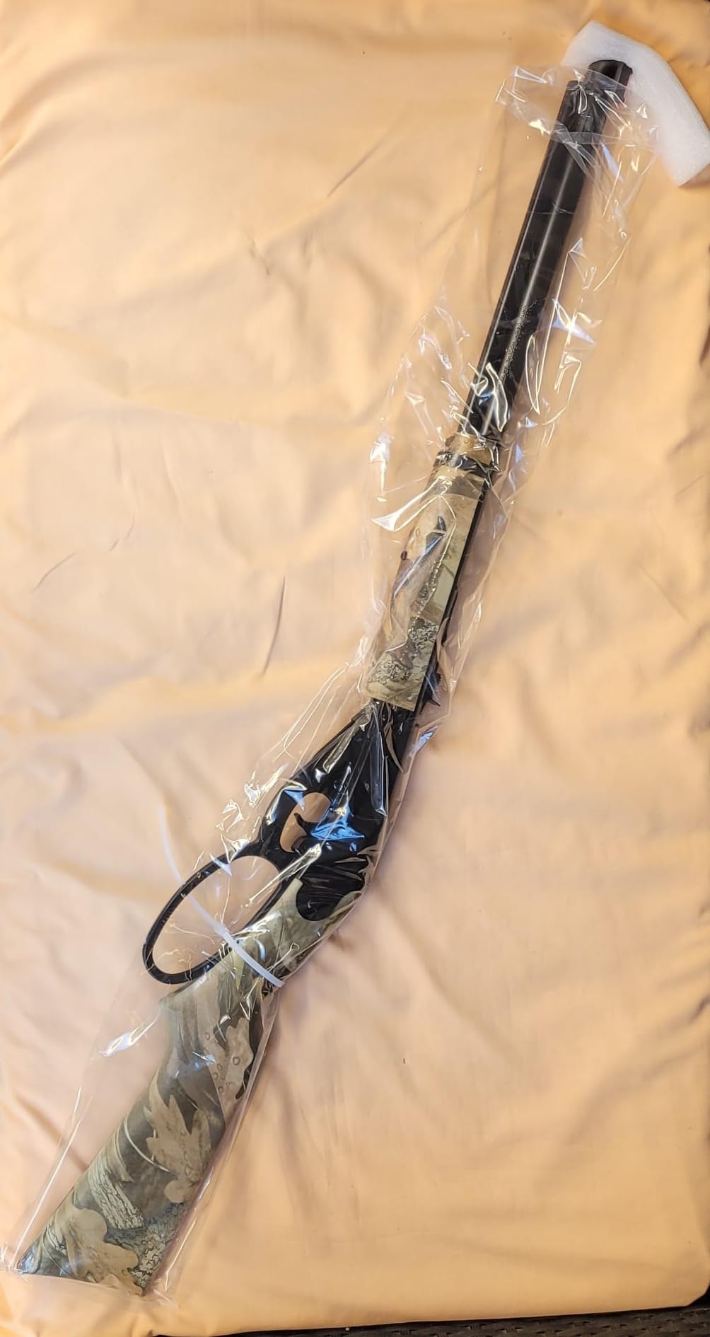Pack Carabina de Aire Comprimido Daisy 1999 Lever Action. Escopeta de balines 1999 Camuflaje. Incluye: Tarjeta DE Armas, Gafas de protección, Funda, y balines