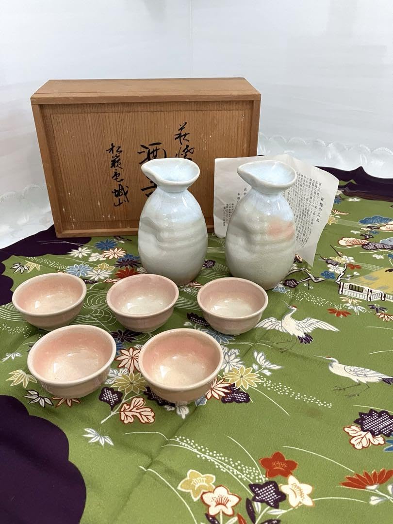 Amazon.co.jp: 萩焼 松籟庵城山窯 刻印有り 酒器七点(徳利②盃⑤)箱付