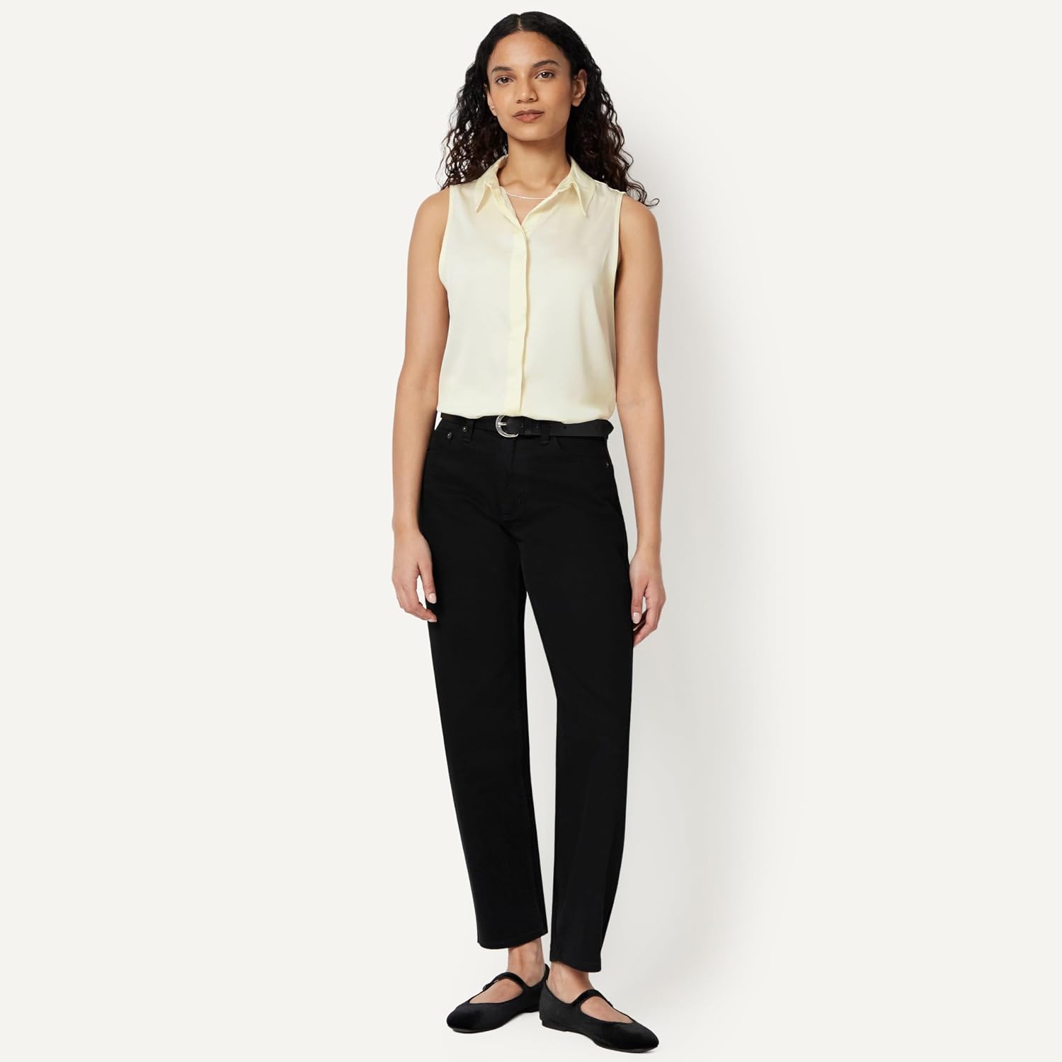 Amazon Essentials Women's Regular-Fit Sleeveless Button-Down Blouse