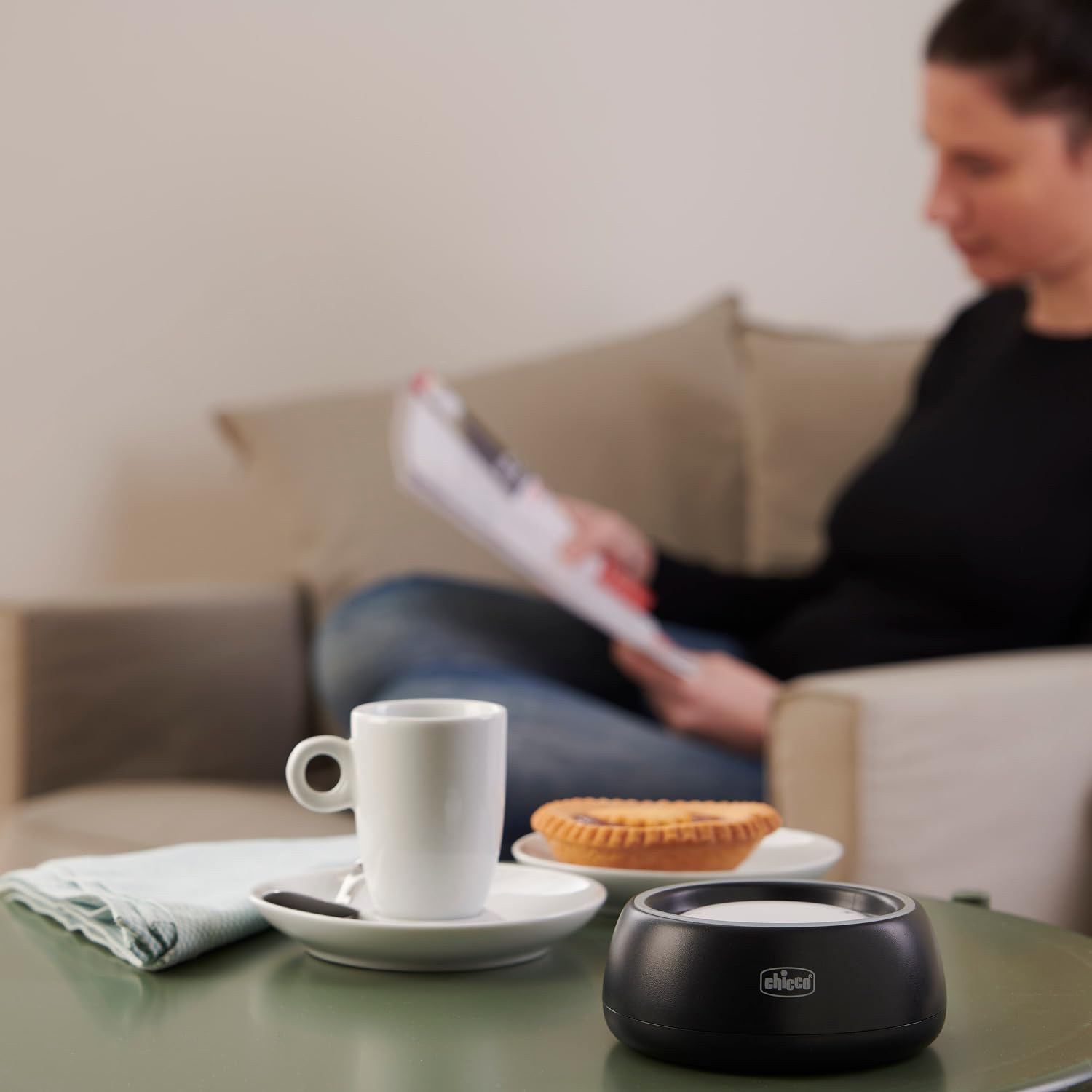 Chicco Vigilabebés Audio con Tecnología DECT y Luces de Colores, 300 Metros de Alcance, Micrófono Sensible, Activación por Voz, Modo Eco Inteligente, Batería de Larga Duración Recargable - Negro