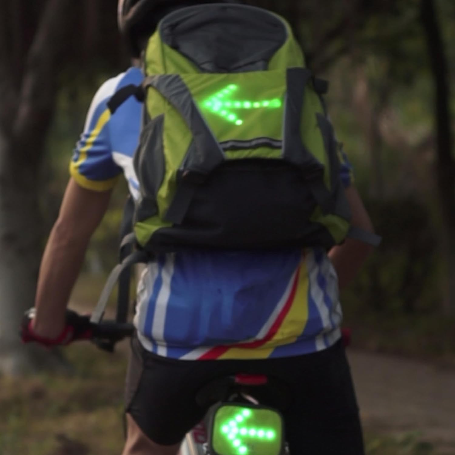 Cycling Backpack 18L Night Safety Indicator Lights Outdoor Cycling Backpack LED Stable Adjustable Nylon Motorcycle for Camping, Running, Hiking (Green)