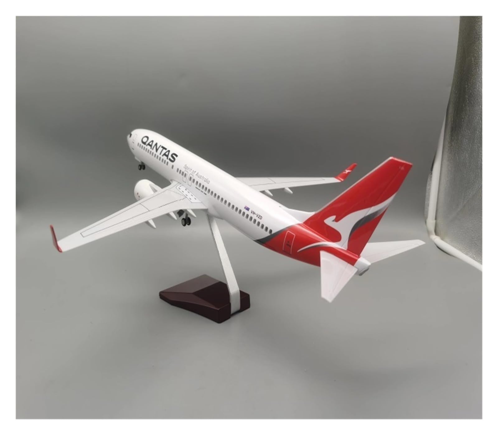 Giocattoli per aeroplani pressofusi 47 cm per Qantas B737 Australia Modello di Aereo Aereo in Miniatura in Resina Display da Tavolo Appassionati di Aviazione per Raccolta ed Esposizione (con Luce)