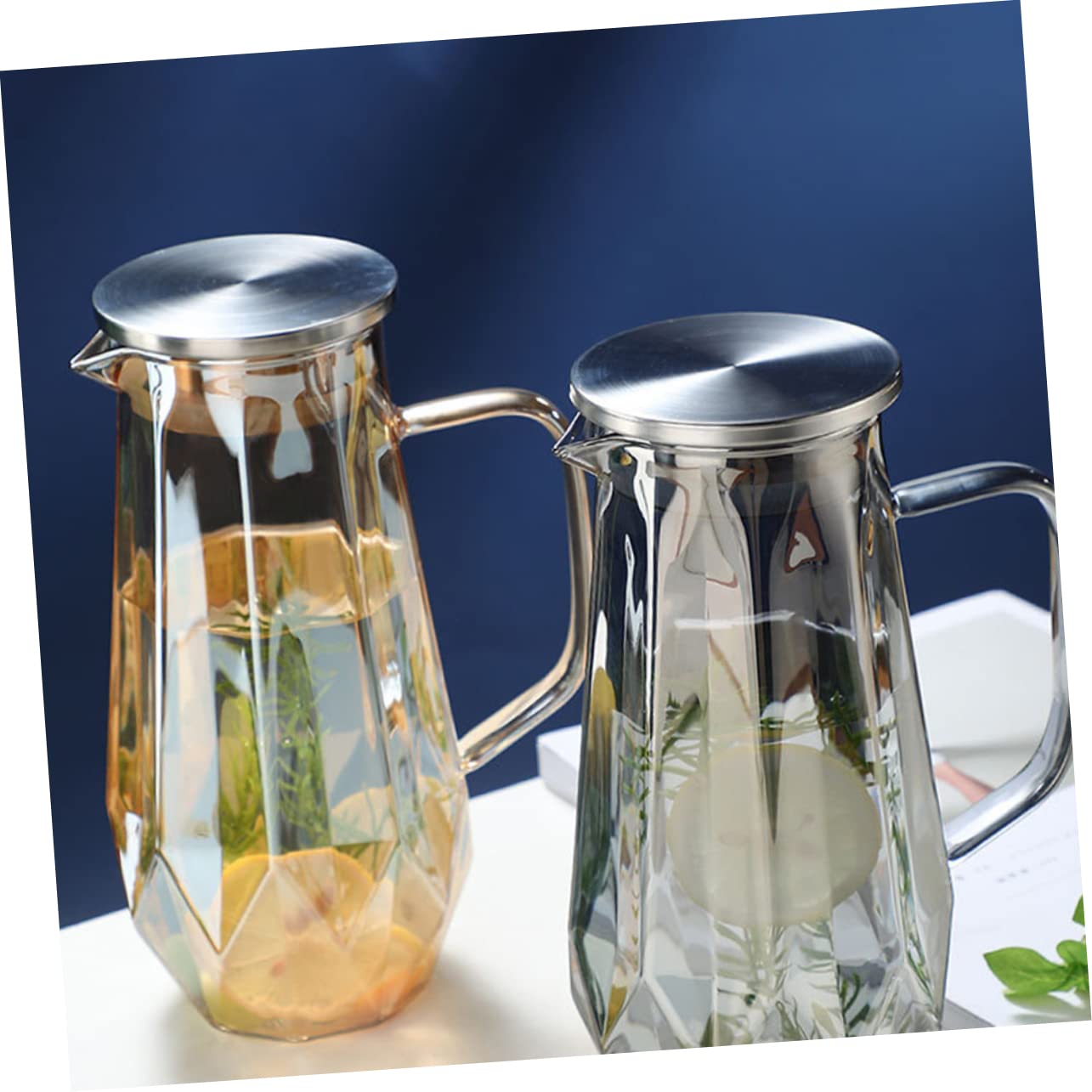 Wasserkaraffe 1, 8l aus Glas für Bier und Milch, Elegante Ausführung | Großes Fassungsvermögen, Multifunktionale Nutzung, Stil, Passend für Hotel und Gesellige Runden