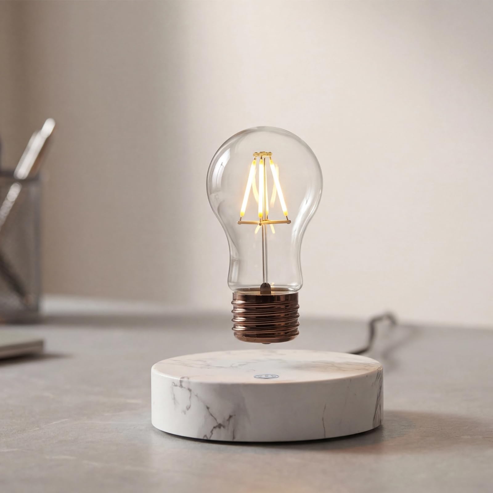 Magntive Schwebende Lampe, schwimmende schwebende Glühbirne mit rundem Marmorsockel, Schreibtischlampe, kabellose schwimmende LED-Lampe, einzigartiges Geschenk, modernes minimalistisches Nachtlicht