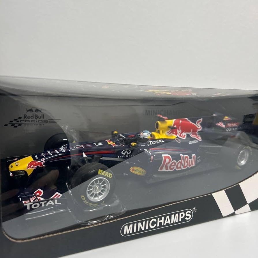 ミニチャンプス F1 Red Bull Racing RB7 1/18 ミニチャンプス F1 Red Bull Racing RB7 1/18