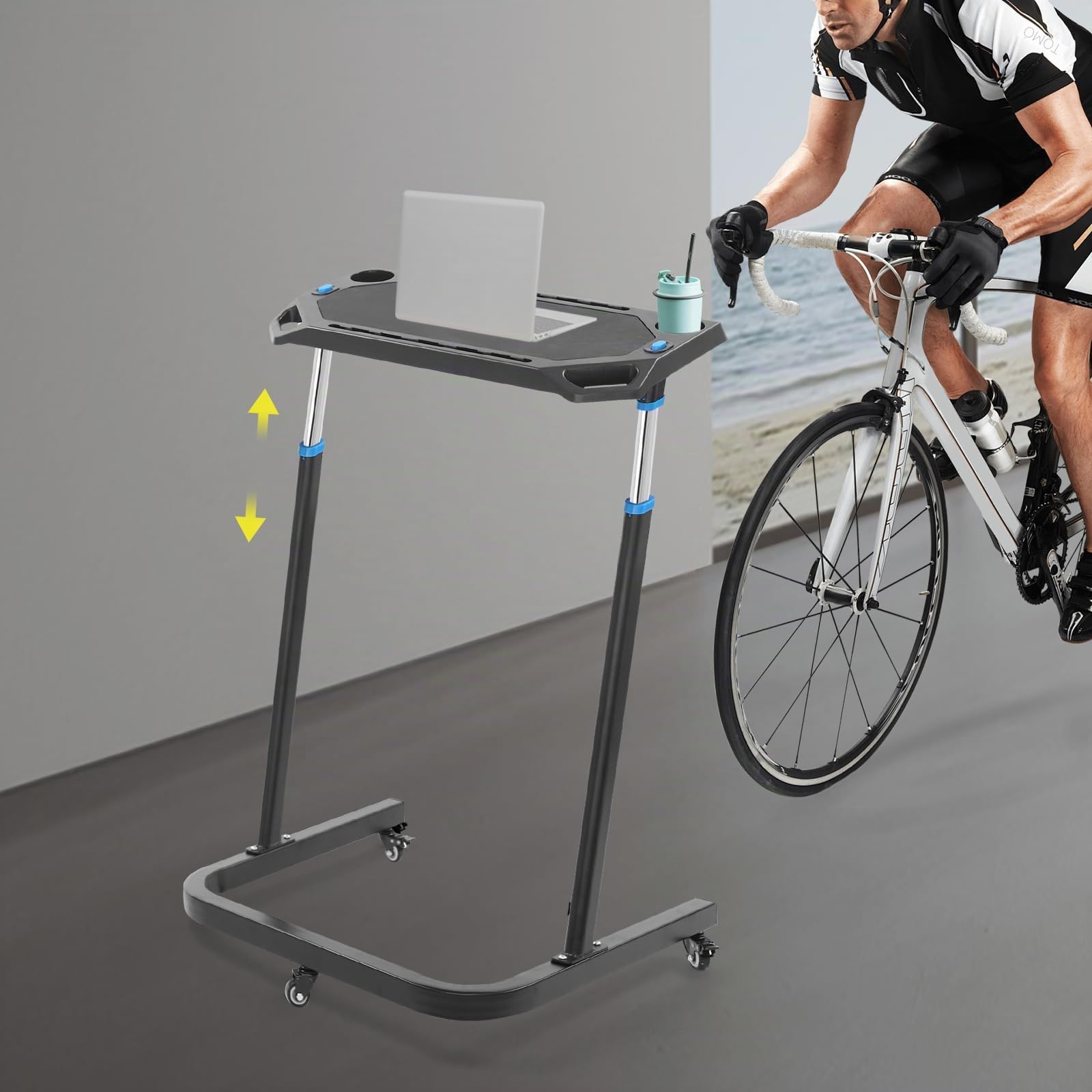 Mesa de entrenamiento para bicicleta con ruedas de 8 velocidades de ajuste de altura, mesa multifunción de pie para bicicleta estática, escritorio de pie con ranuras dobles y dos soportes para tazas