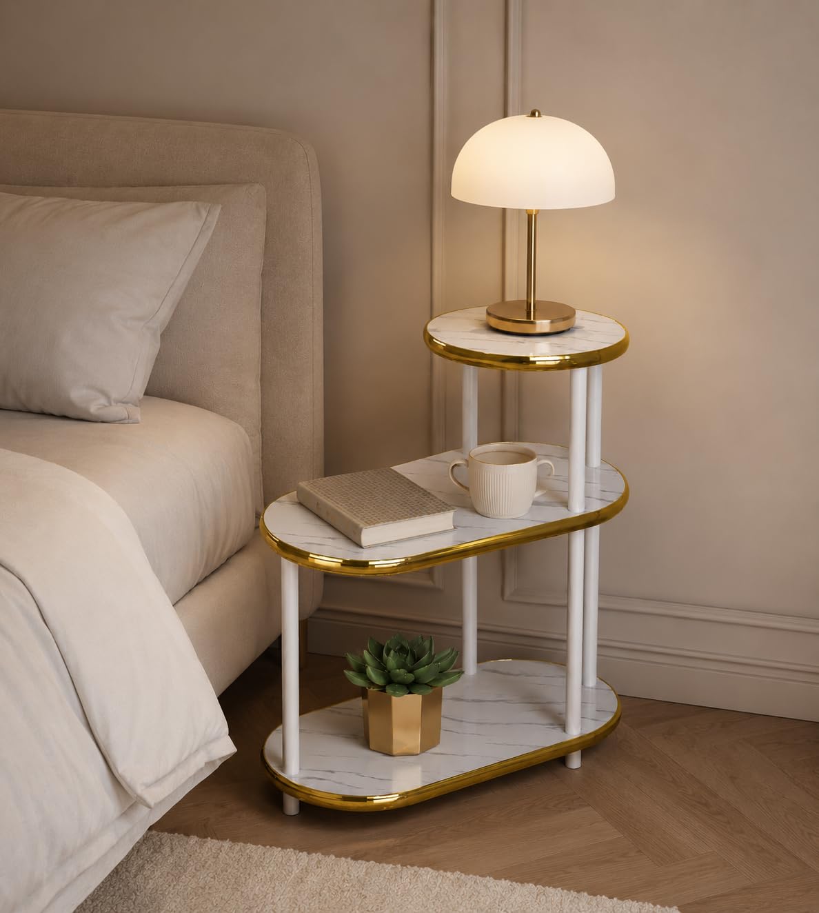 Generico Tavolino da Salotto Moderno 3 Ripiani Effetto Marmo Bianco con Bordi Oro, Tavolino Laterale Salvaspazio, Mobiletto Multiuso per Camera da Letto, Soggiorno e Angolo Caffè, 68x60x30 cm