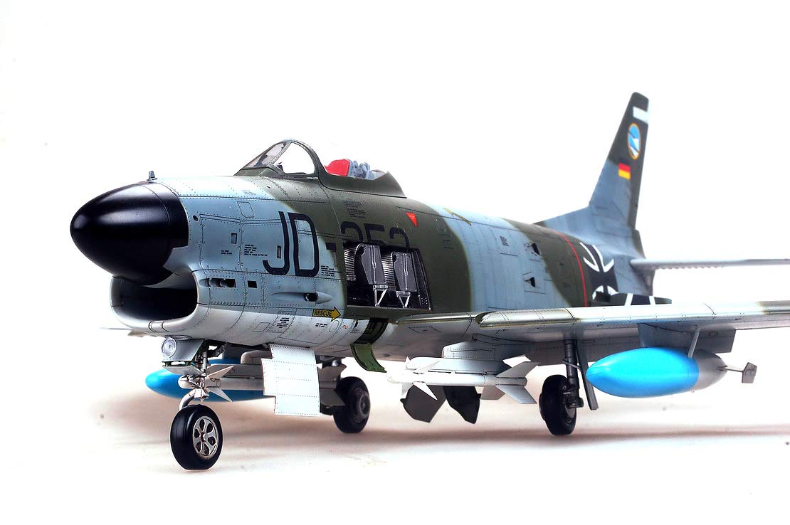 Amazon | キティホークモデル 1/32 F-86K セイバードッグ KITKH32008  