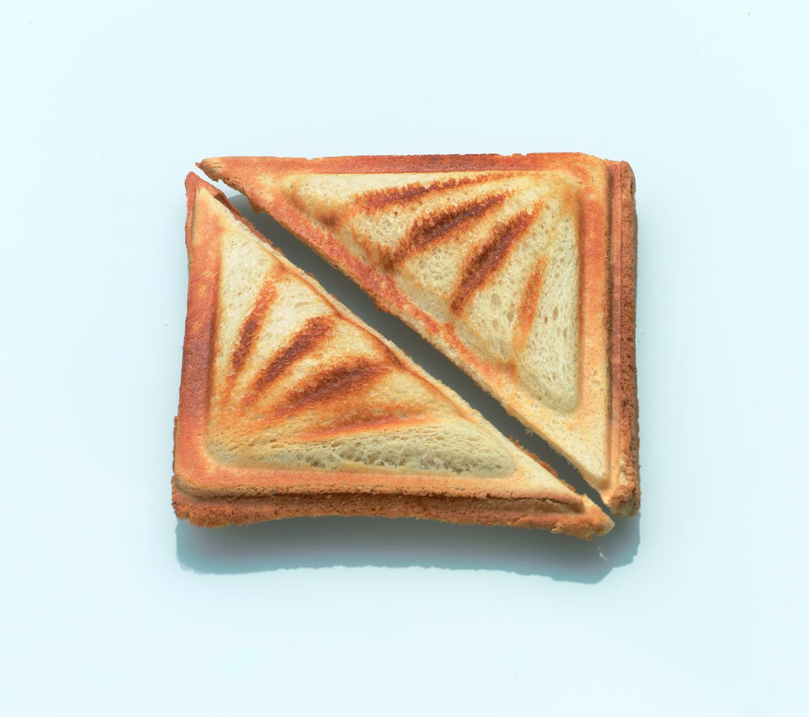 Cloer 6219 Sandwichmaker, 900 W für 2 diagonal geteilte Toasts, optische Fertigmeldung, silber