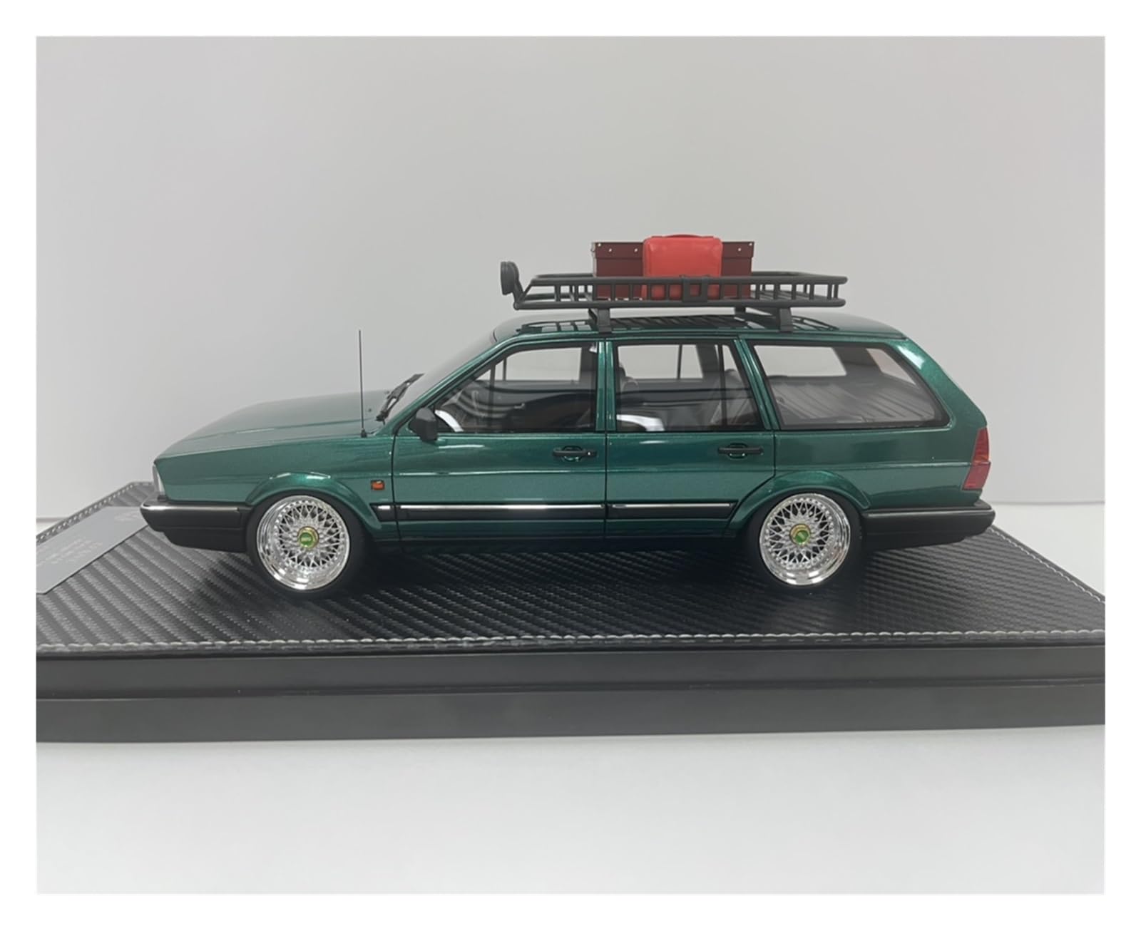Metallo Scala Replica 1 18 Per Volkswagen Santana Touring Con Telaio Del Tetto Modello Di Auto In Resina Veicolo Da Collezione Souvenir