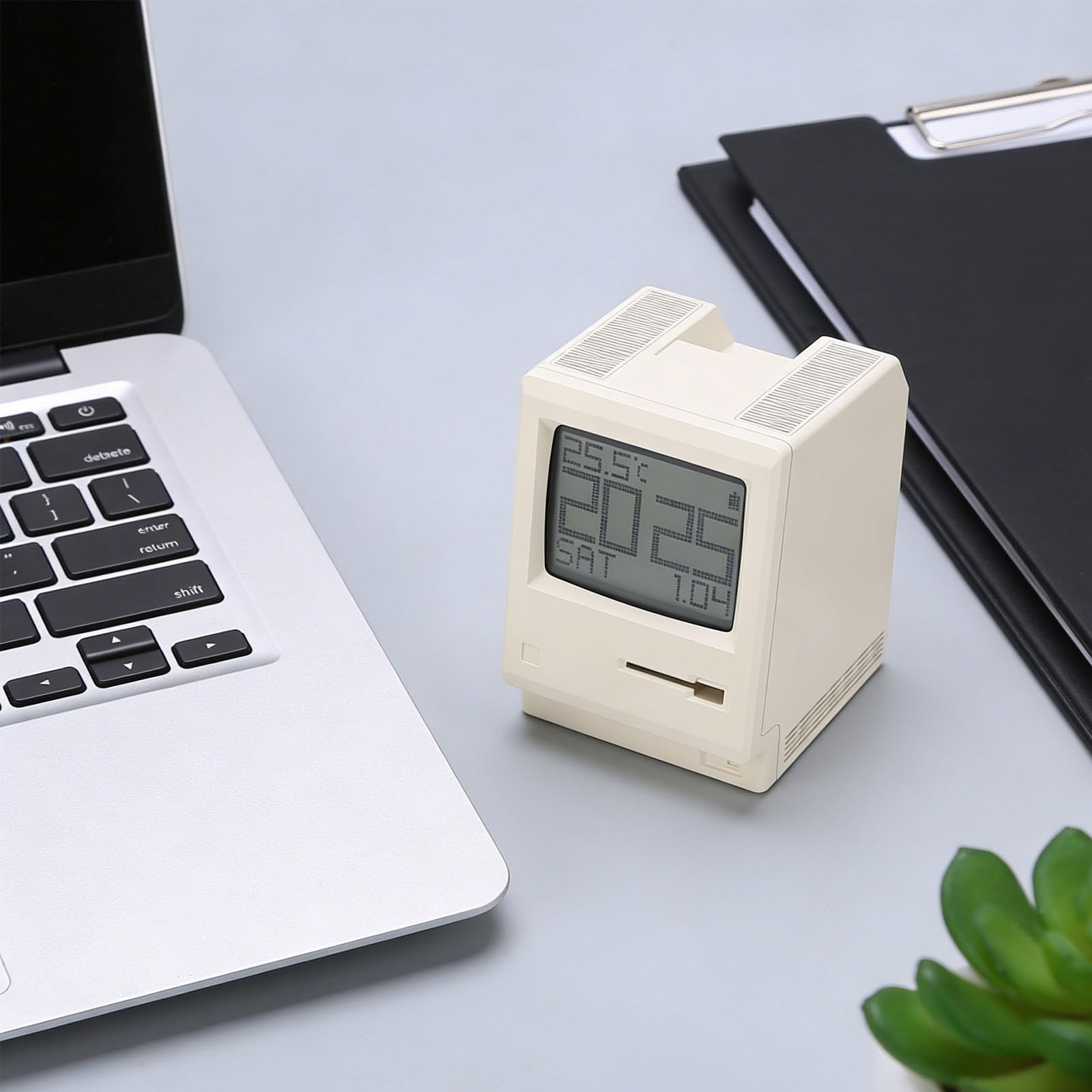 Reloj Despertador Retro de Píxeles, Reloj de Escritorio Estilo Computadora de los Años 1984, Calendario, Temperatura, Brillo Ajustable, Regalos Tecnológicos