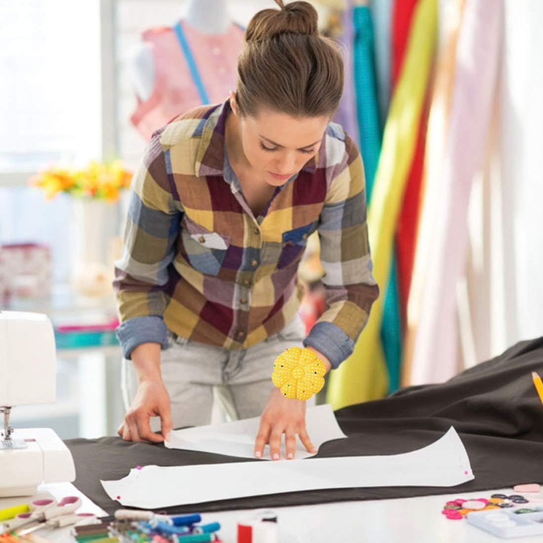 Rolybag Pin Cushions Wrist Pins Cushions with Elastic Strap Pumpkin Needle for Sewing Cushion Pincushions for Needlework or DIY Crafts(Yellow）