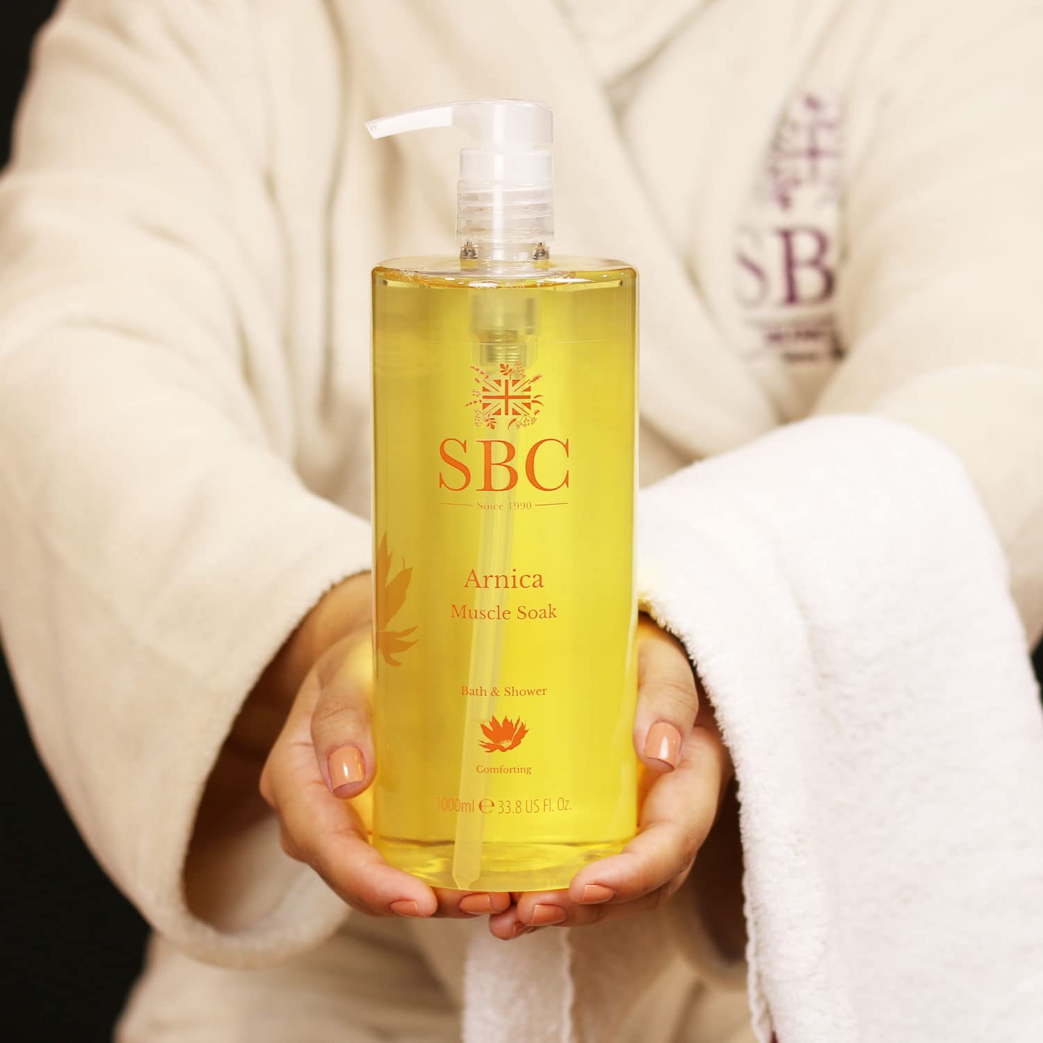 SBC Skincare Arnica Muscle Soak - 1000 ml | Bagnoschiuma Lenitivo per Uomini e Donne | Bagno Vegano all'Arnica per Tensioni Muscolari | Confortante Con Bolle