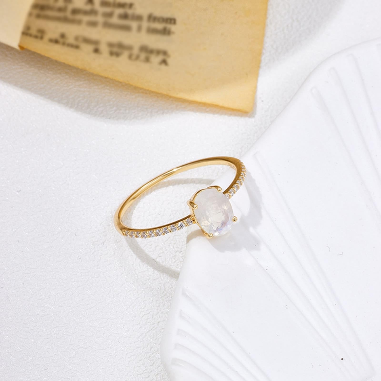 Au 375/585/750 Bague de mariage en or jaune avec pierre de lune ovale, forme semi-éternelle